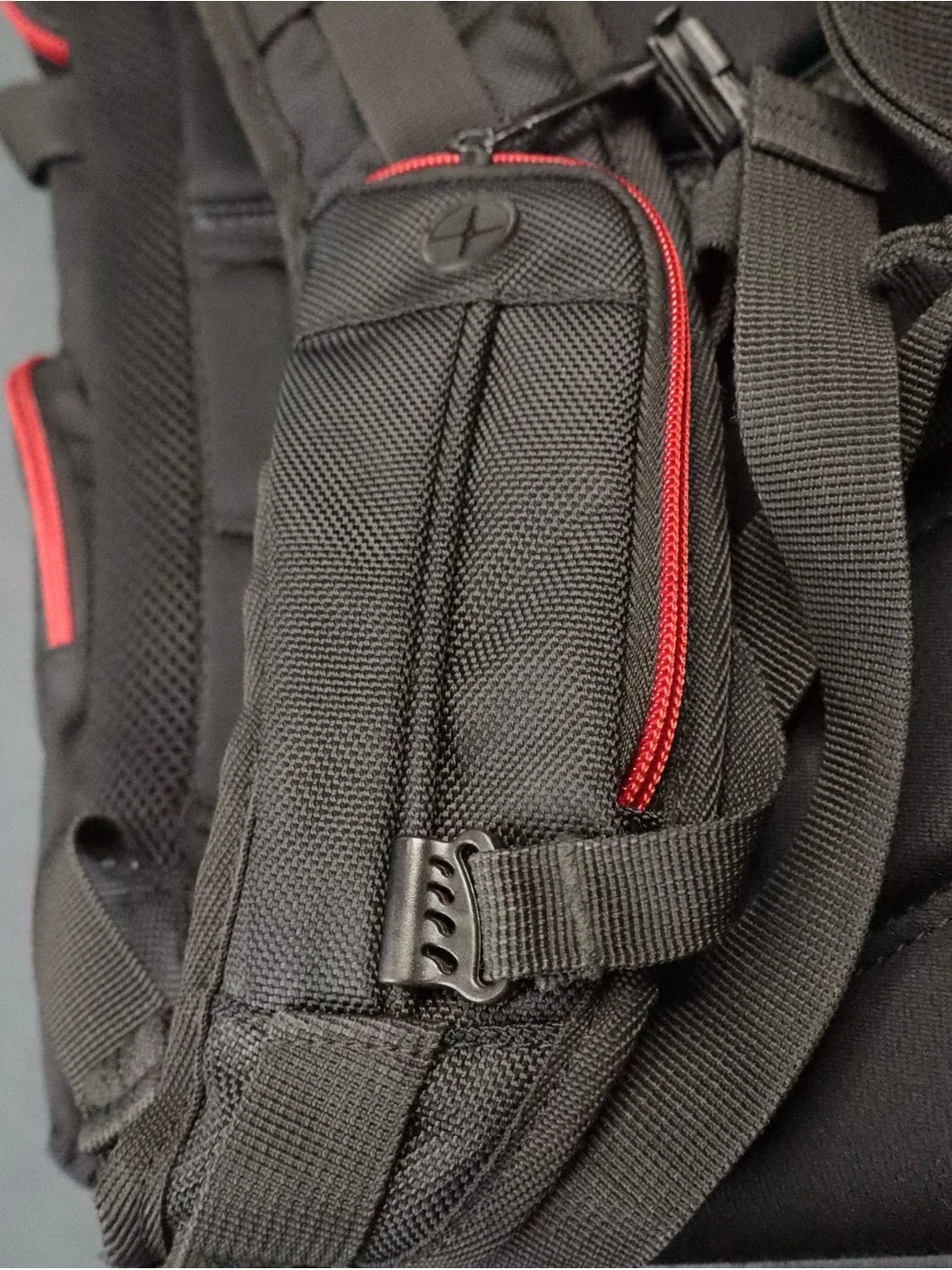 ASUS rog nomad